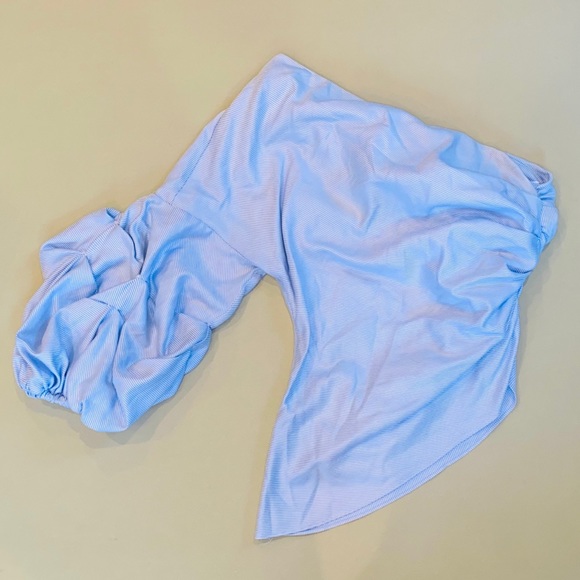 Petersyn Puffy one sleeve 100% cotton asymmetric flattering - Picture 6 of 10